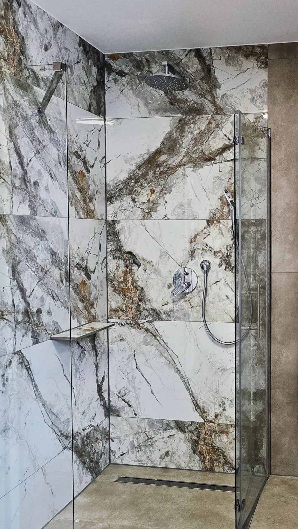 frensdorf-apartments-a4-bad-dusche.png