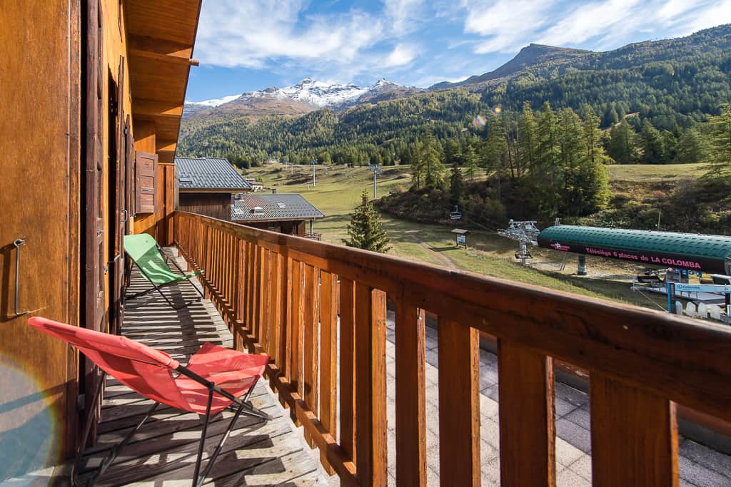 Balcon avec vue imprenable sur les sommets et sur le front de neige de Val Cenis Lanslevillard