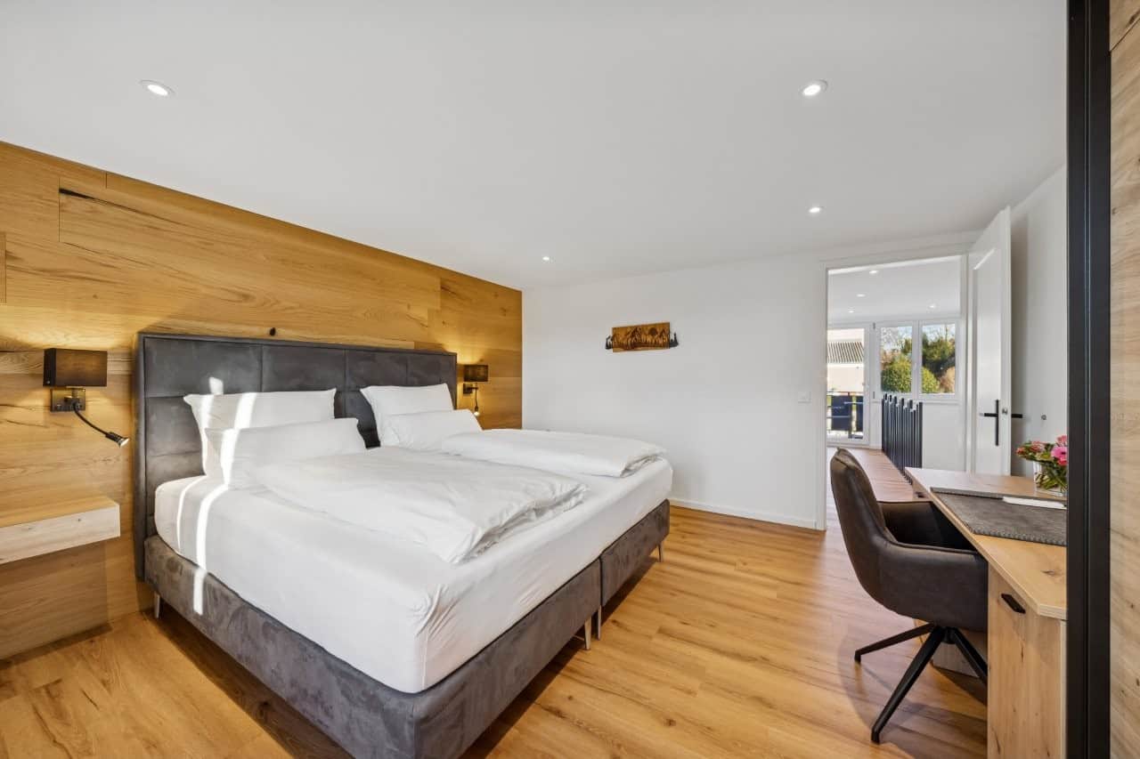Schlafzimmer 1