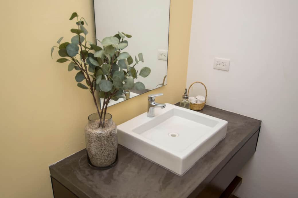 Half bathroom 1 Half bathroom 1