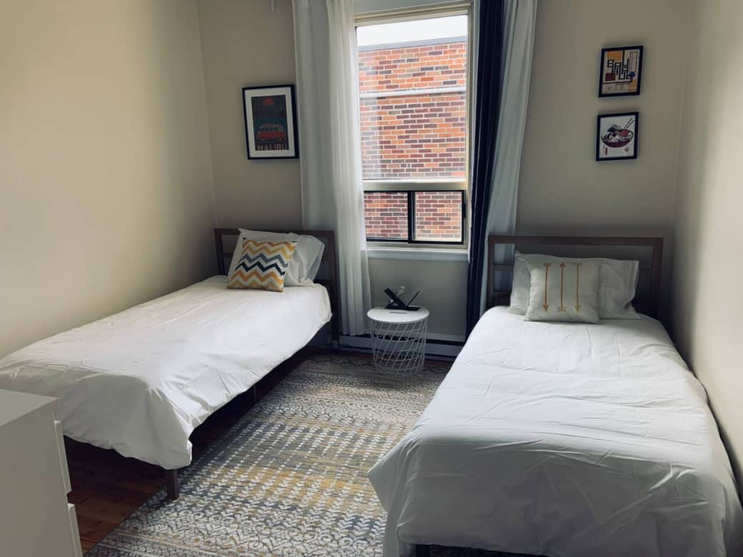 Guest bedroom with two twin beds Guest bedroom with two twin beds