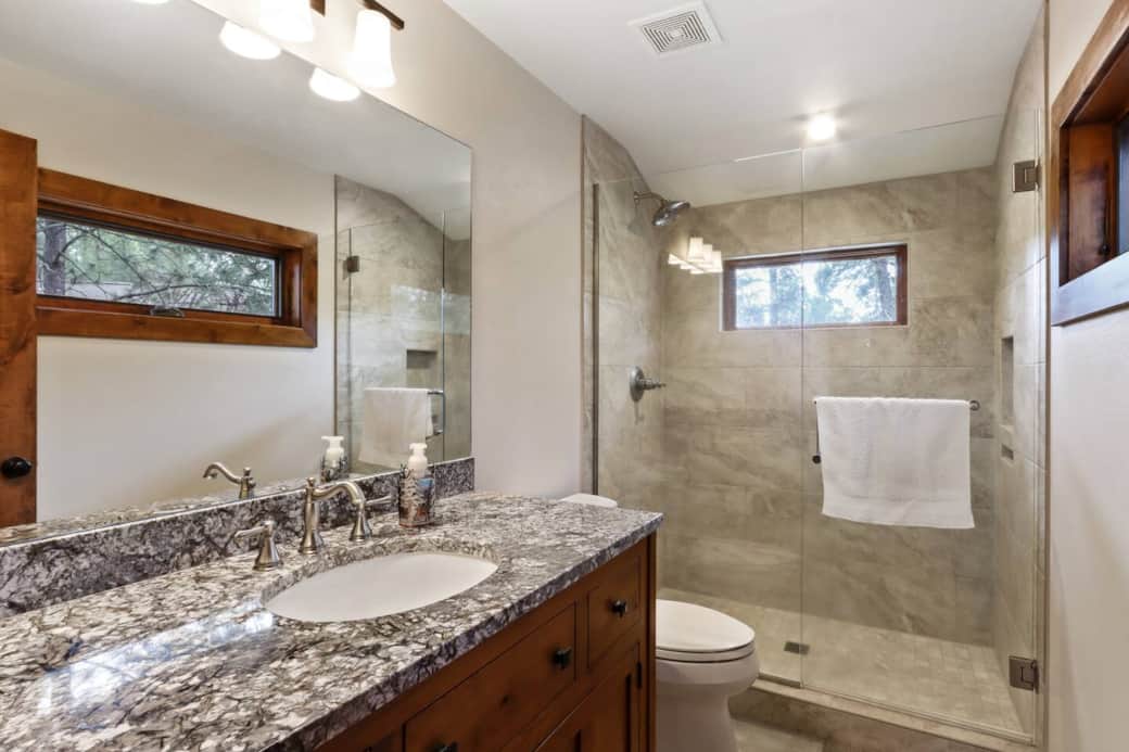 En-suite bathroom