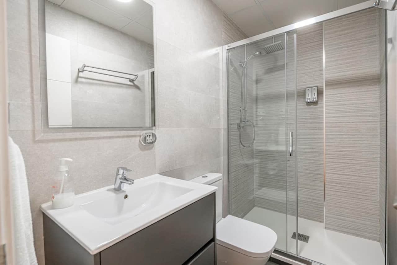 Baño completo con ducha