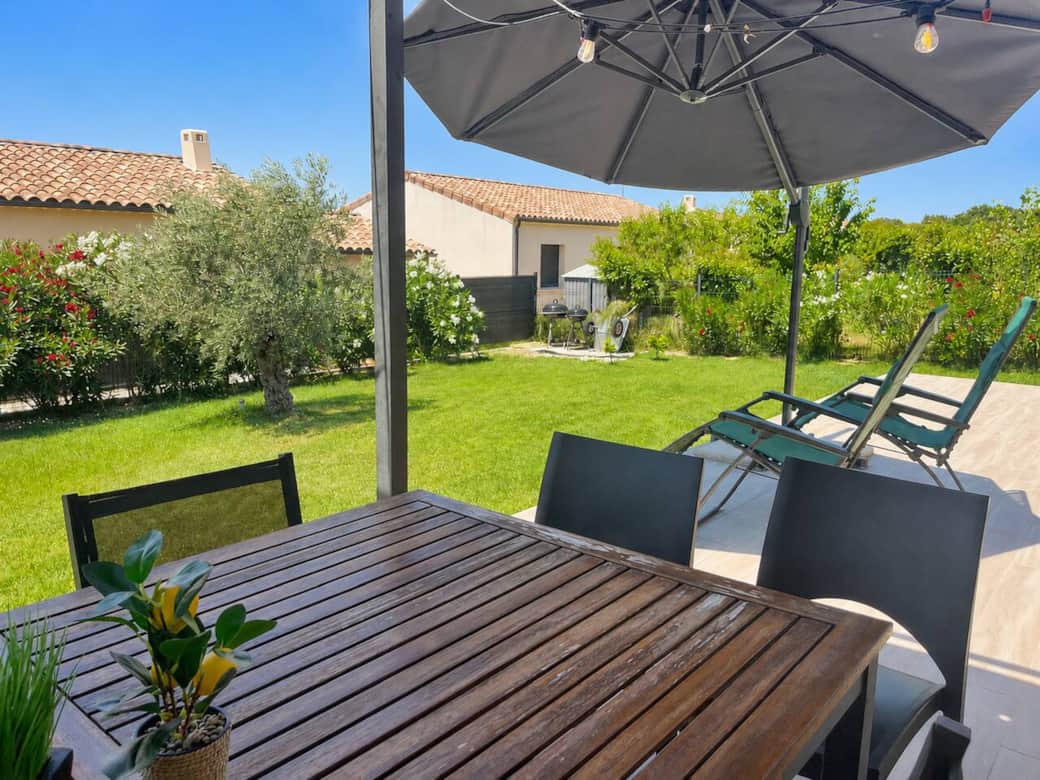 Jardin, terrasse, coin repas Jardin, terrasse, coin repas