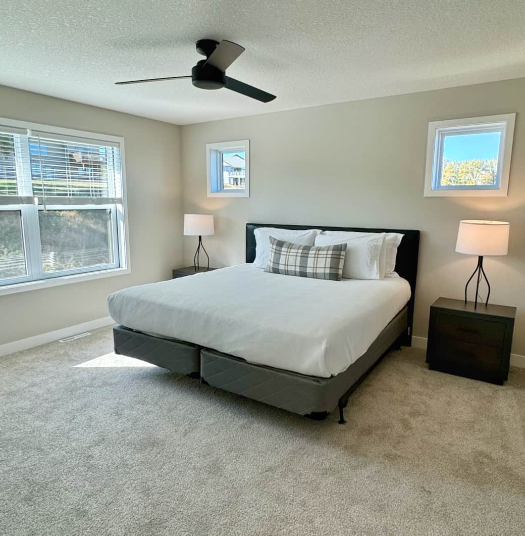 Master bedroom with king-sized bed Master bedroom with king-sized bed