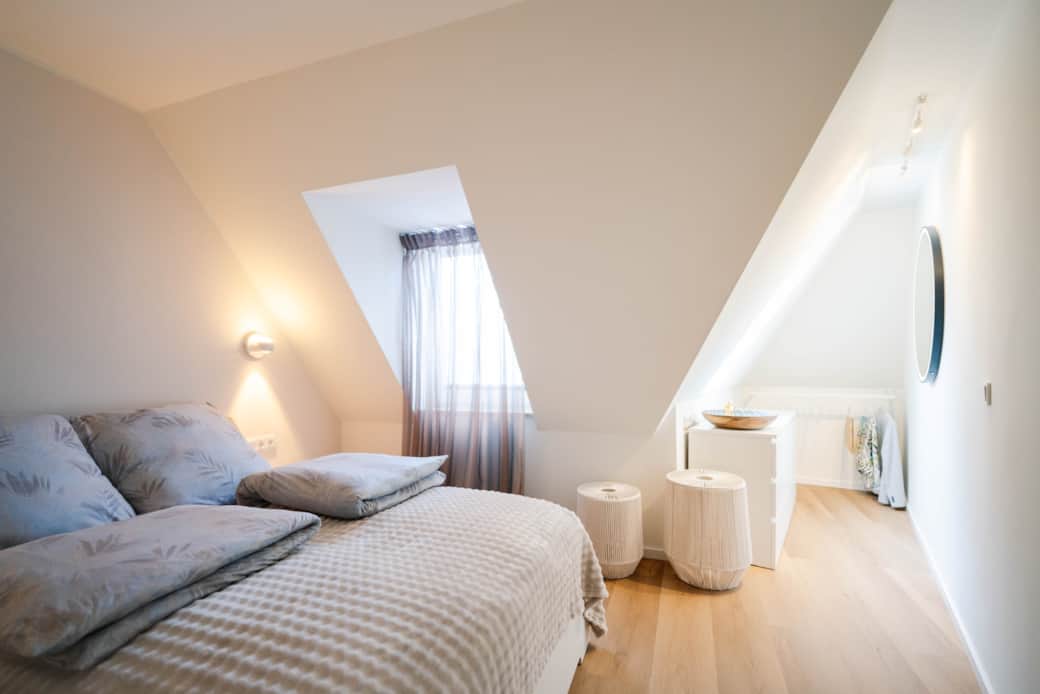 Schlafzimmer und Ankleide