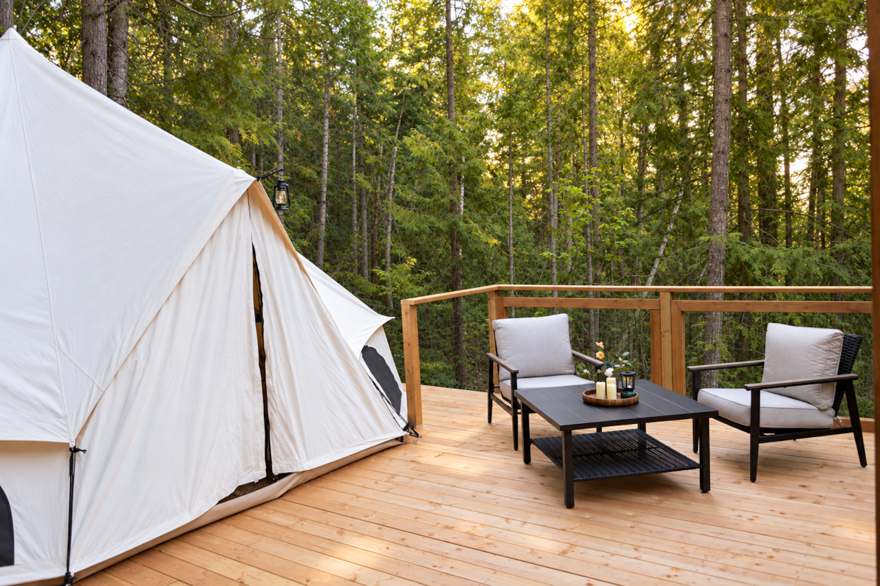 Bodhi — A Cozy Couples’ Retreat with a Private Forest Deck