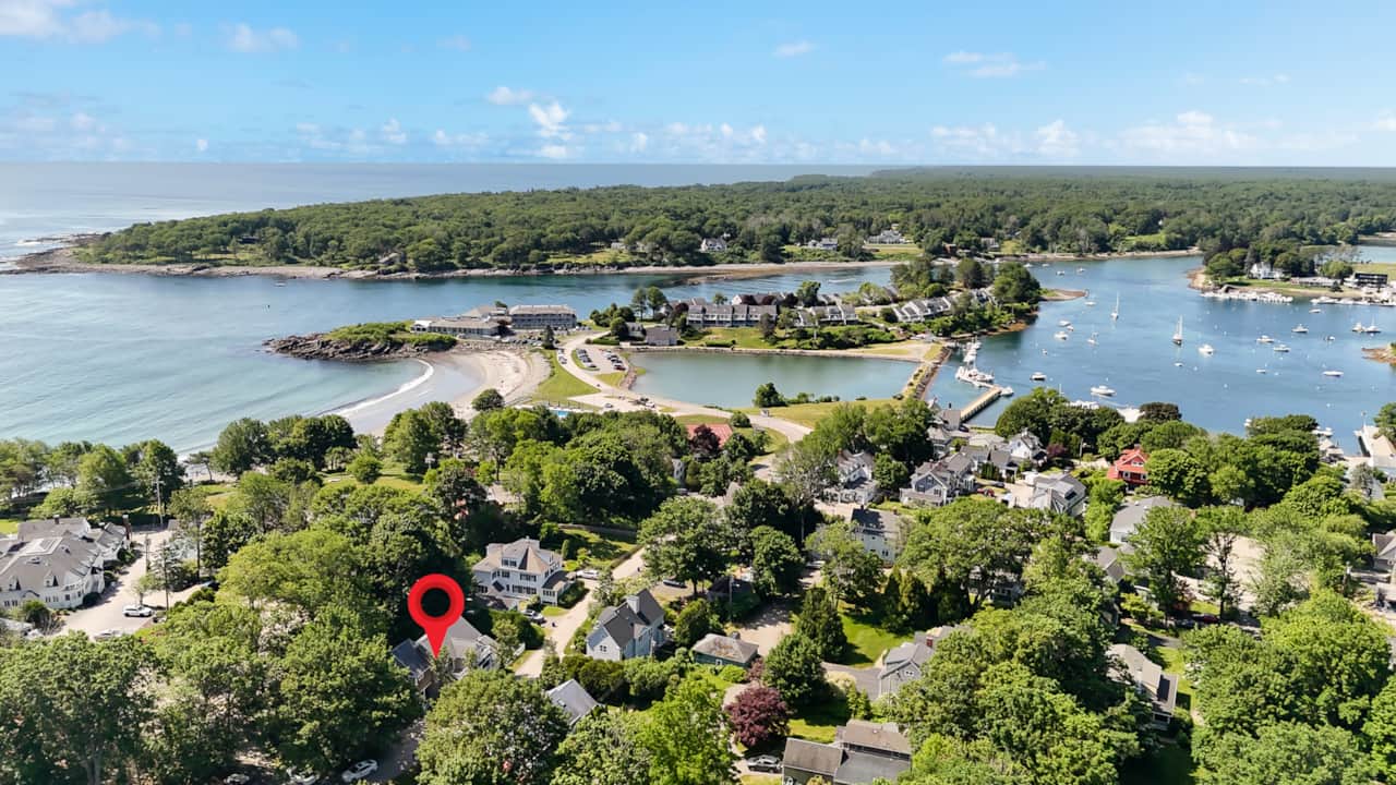 Walking Distance to York Harbor Beach, York Harbor Inn, and Stage Neck Inn