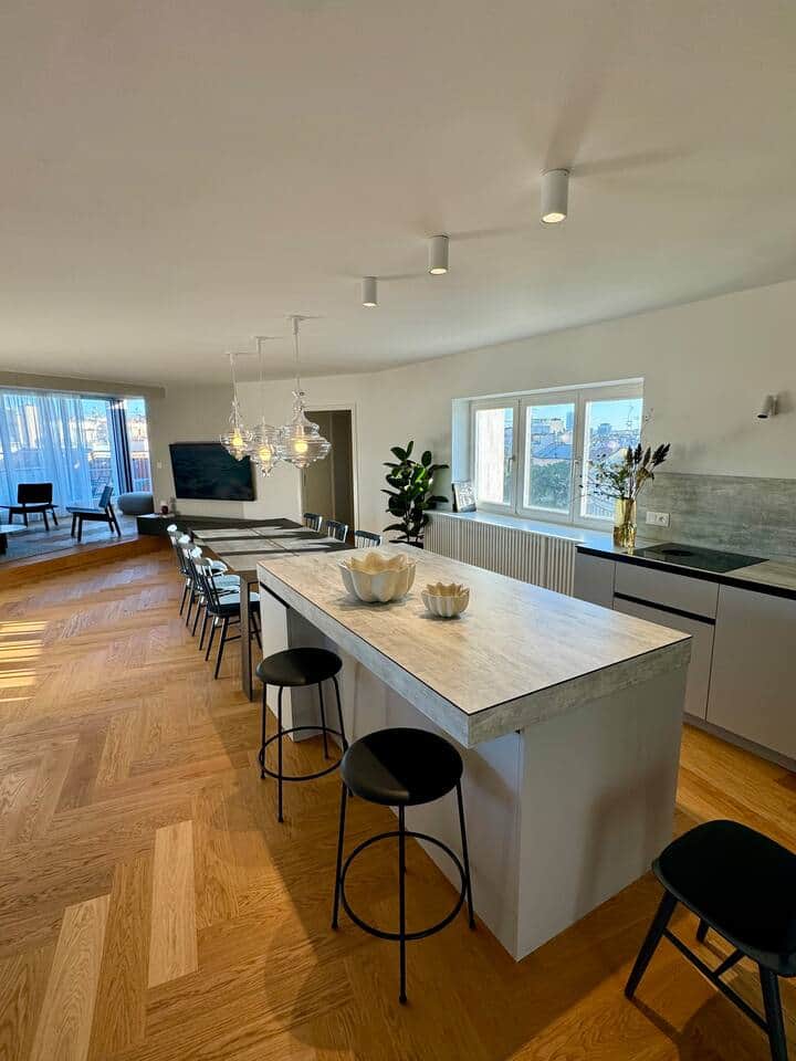 Kitchen seats 8 - Fully equipped