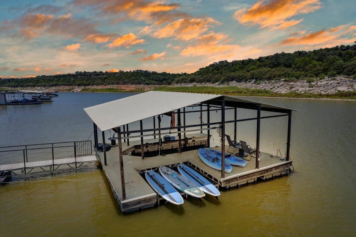 Lakeshore Oasis-Private Dock-2 Homes in 1!: vacation rental in Lake Travis