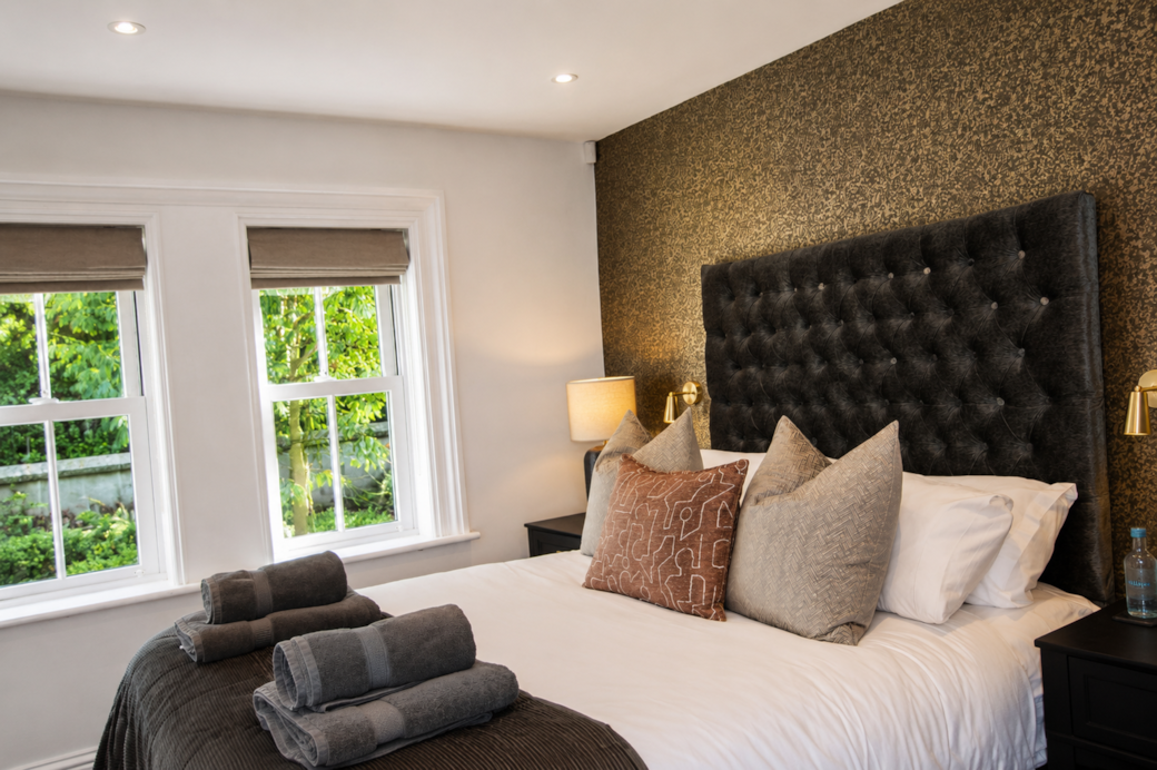 Master Bed 1 window wall
