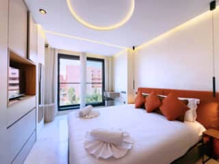 Appt de Luxe avec Terrasse, Piscine & Parking — photo 4