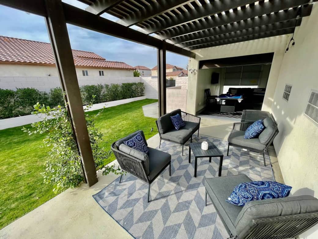 Private covered patio area with grassy area to play some cornhole! Private covered patio area with grassy area to play some cornhole!