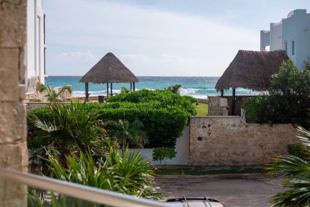 This unit offers a secluded balcony with stunning views of the Caribbean Sea—an ideal spot to sip your morning coffee or evening drink while soaking in the refreshing ocean breeze.