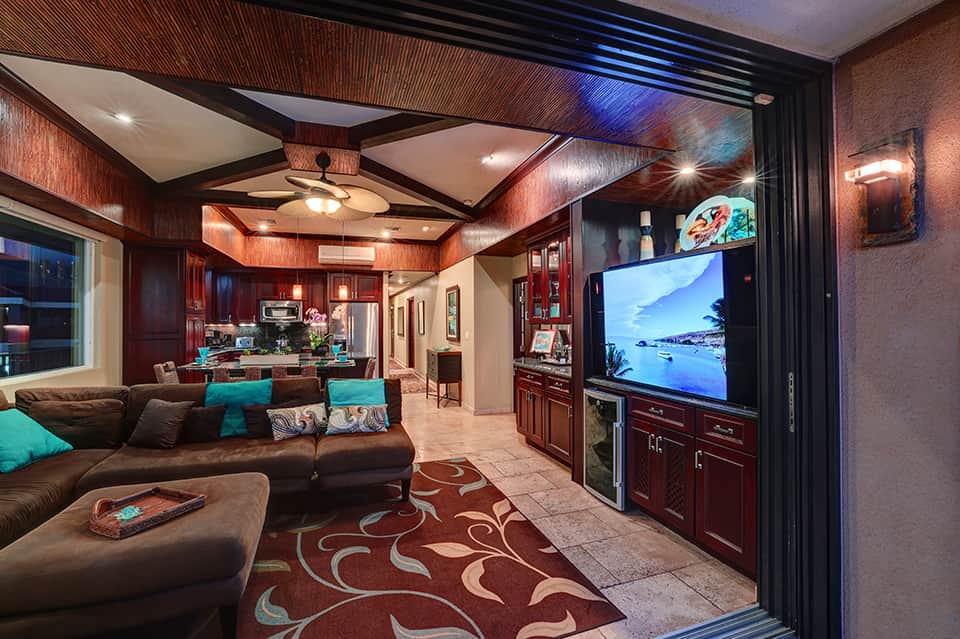 Lanai into living room and kitchen