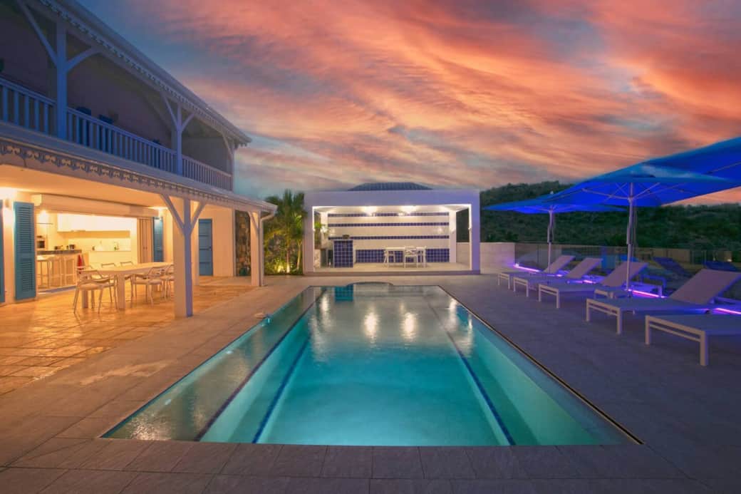 Private night pool Azur