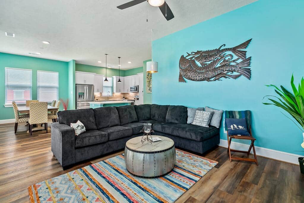 Great Beach decor with open / bright ambience