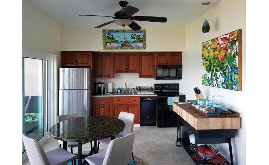 Fully equipped kitchen