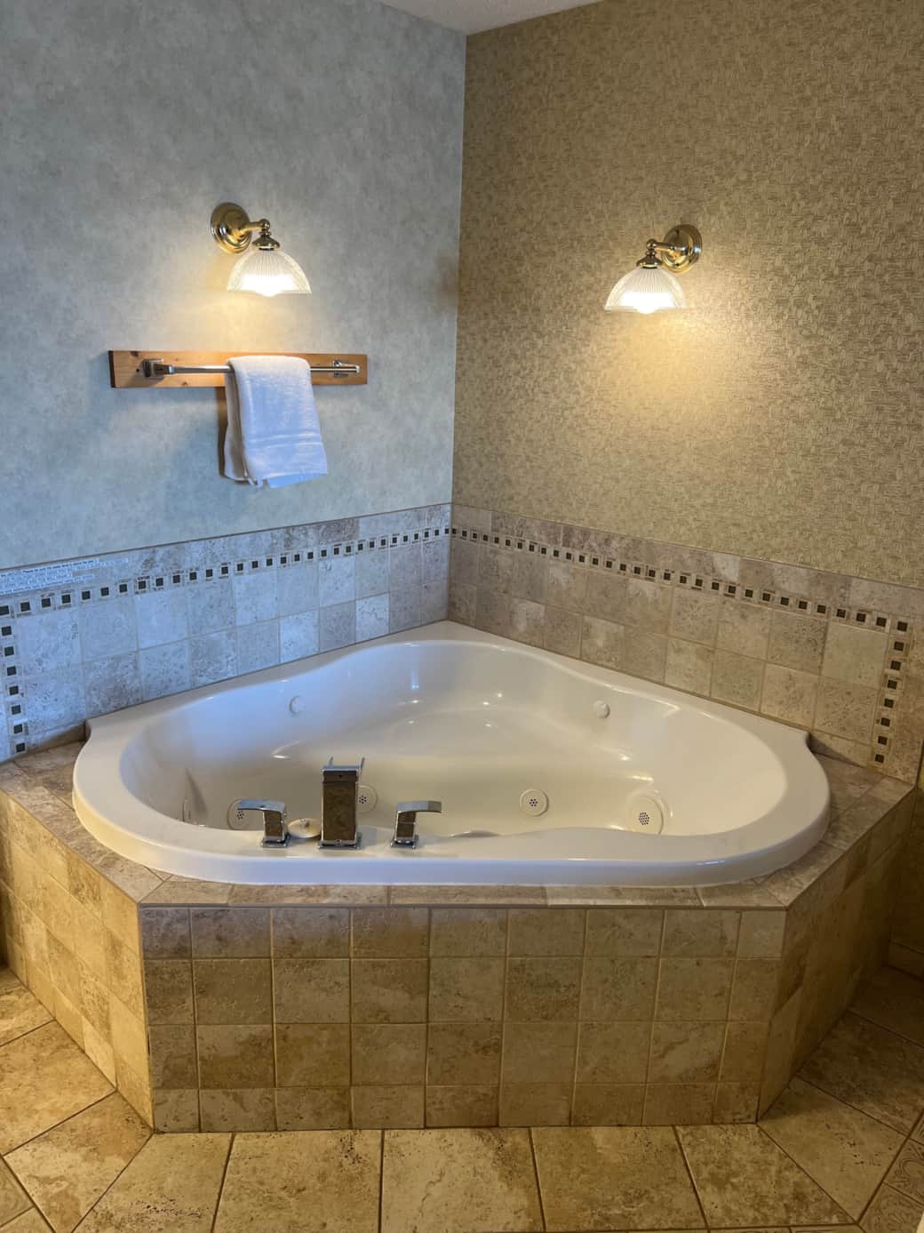 Room 1-Jacuzzi
