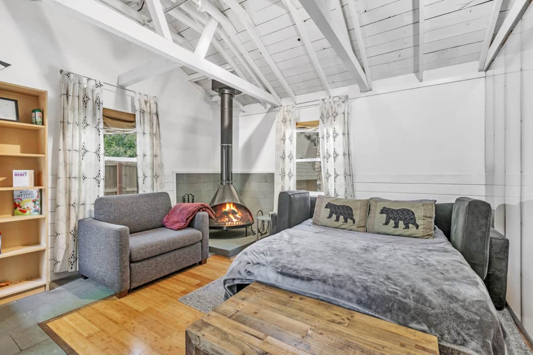Enjoy the cabin’s living room with a comfy sofa bed, perfect for day or night use. Enjoy the cabin’s living room with a comfy sofa bed, perfect for day or night use.