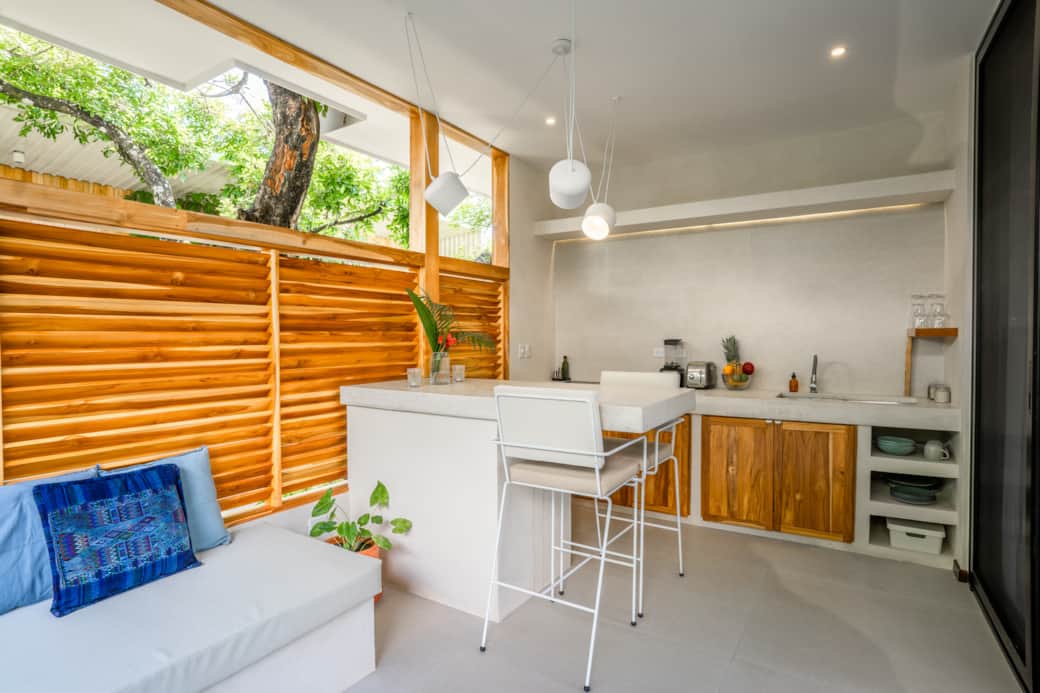 Outdoor dining and lounge space
