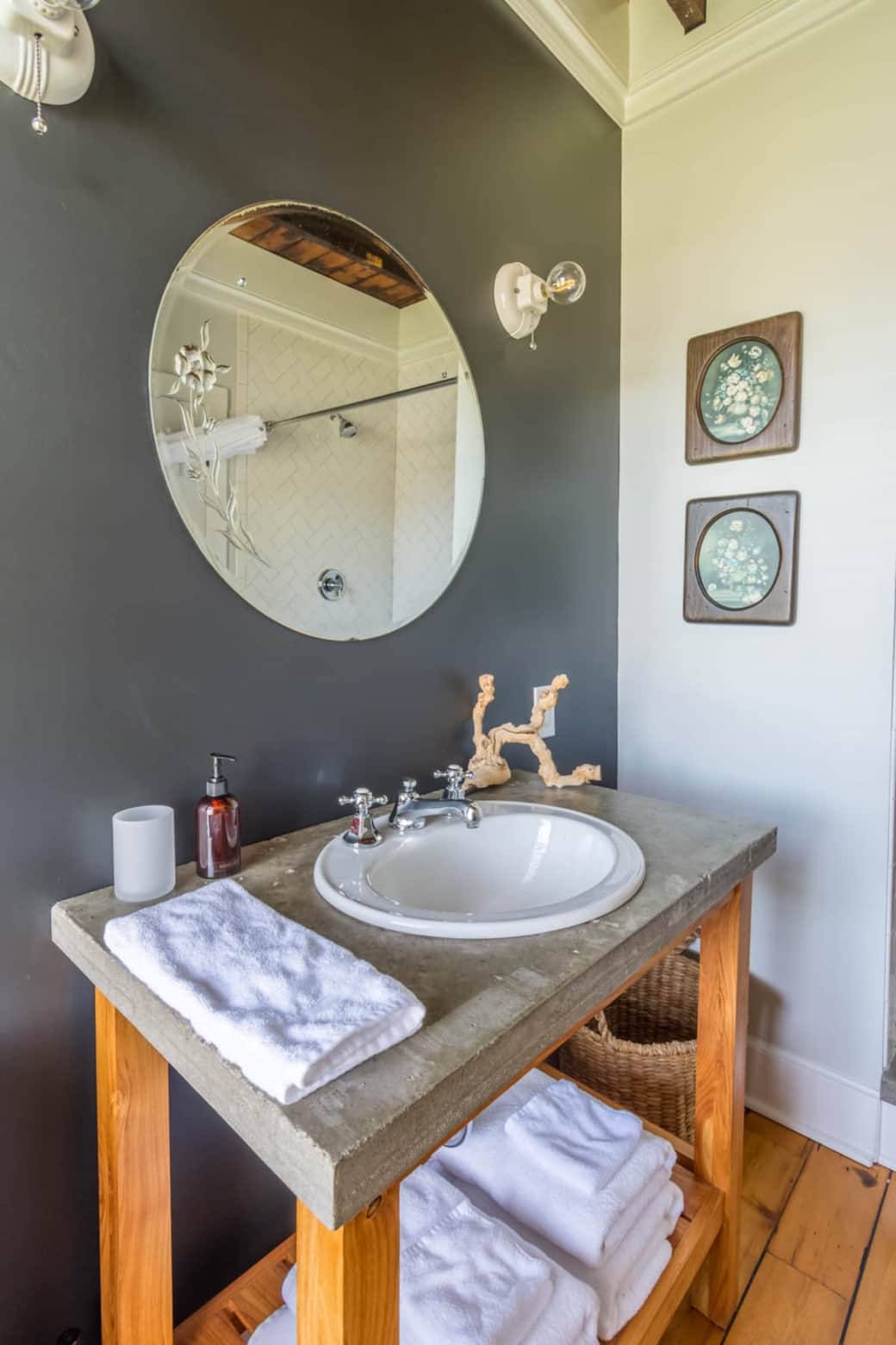 Queen Suite #2, attached private bath