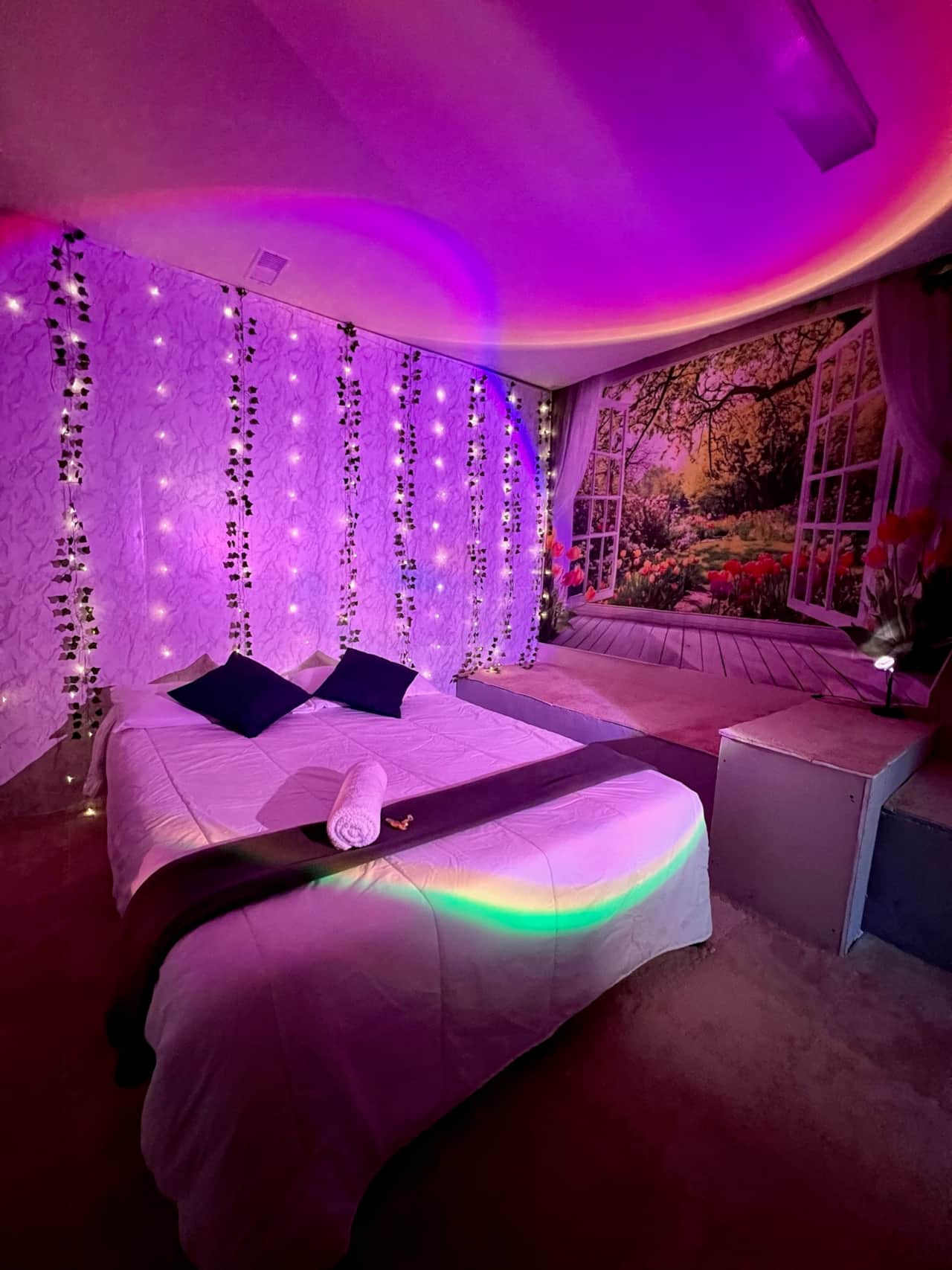Private Bedroom with Double Size Bed