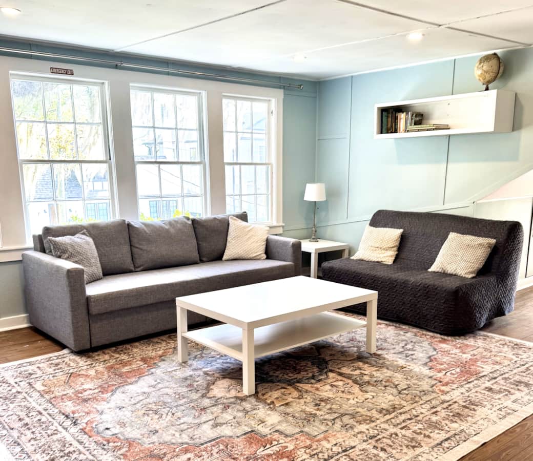 Upstairs sitting area/fold-out couches