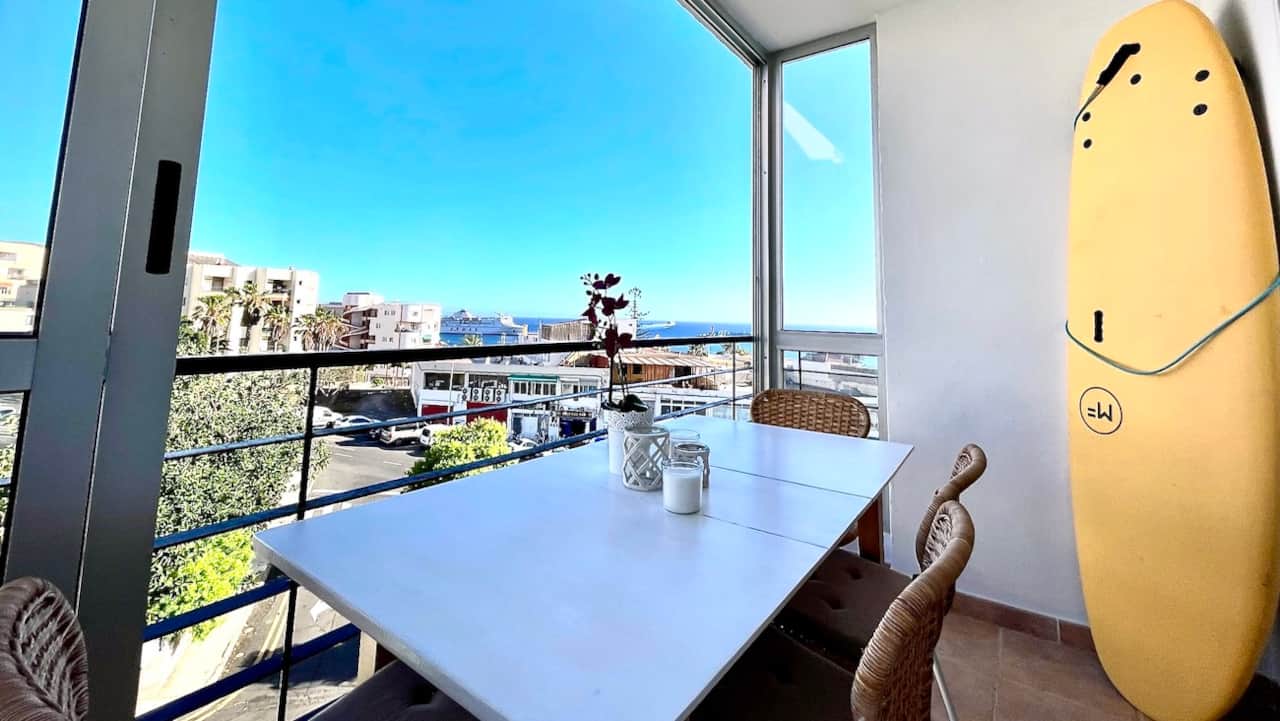 La estrella balcony main 16x9