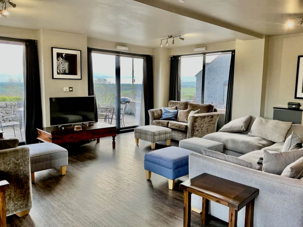 The Barn - Living Room