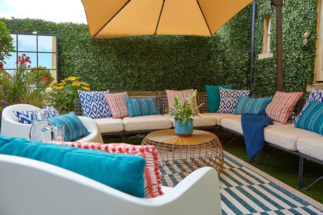 Private roof terrace with open view across roof tops and lots of seating Private roof terrace with open view across roof tops and lots of seating