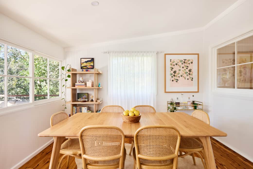 Dining and Games - Host some friends for a games night or a family meal! Dining and Games - Host some friends for a games night or a family meal!