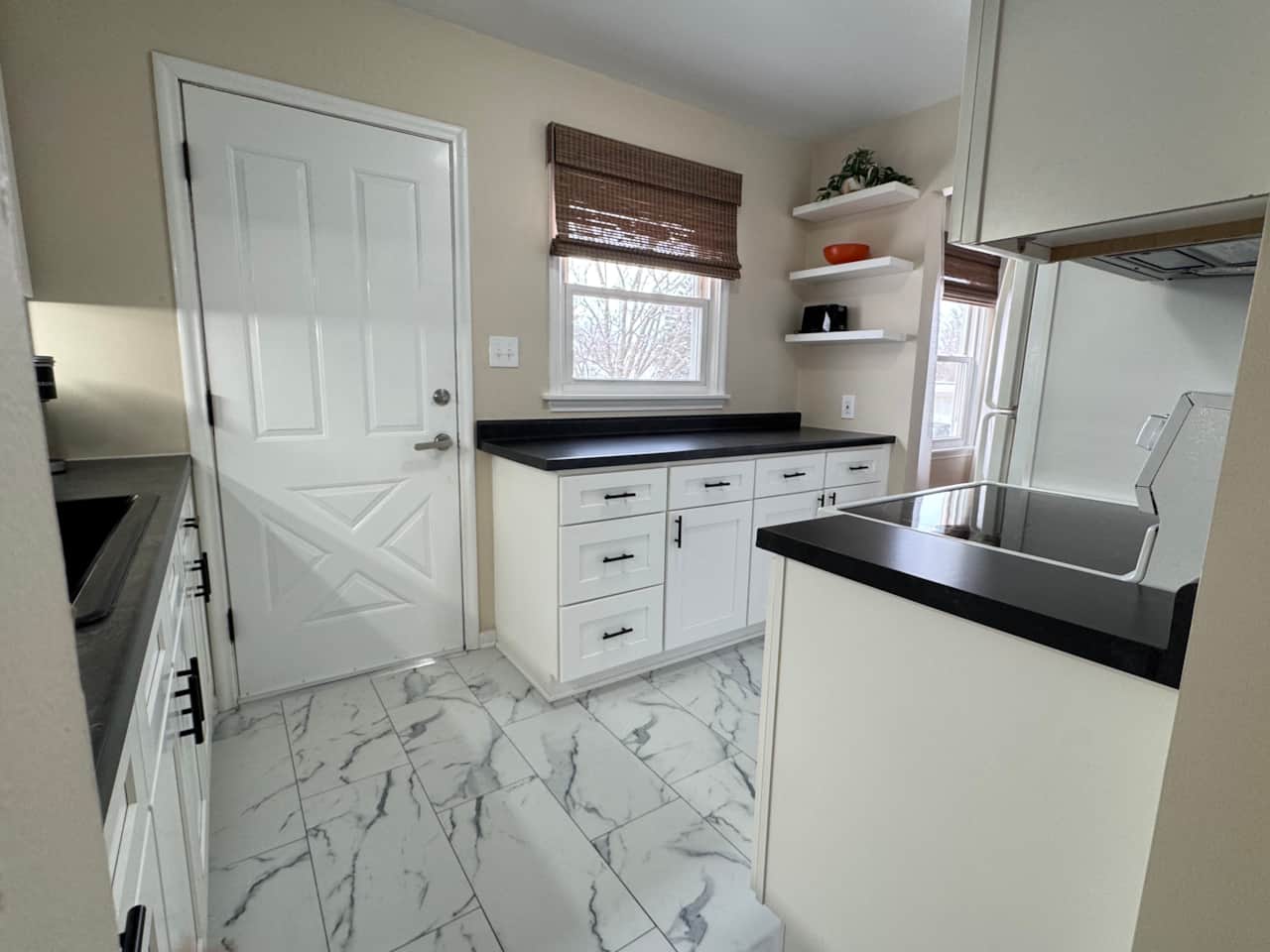 Bright and functional layout with plenty of prep space for easy cooking.