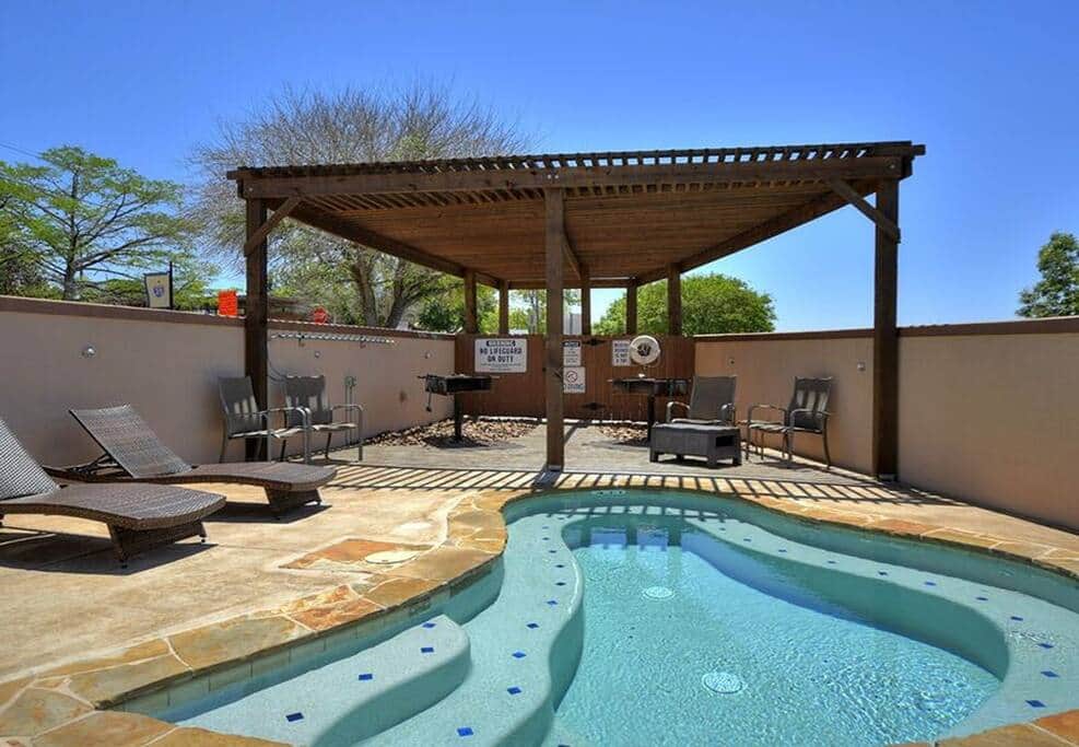 BBQ arbor