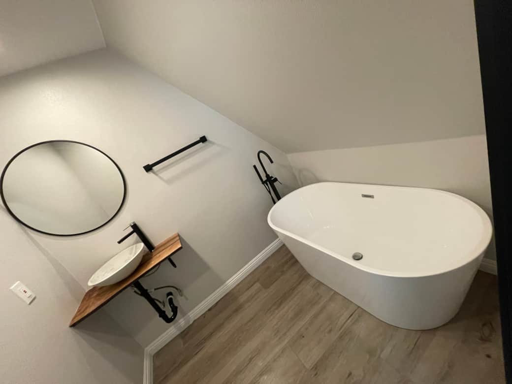 Upstairs bathroom 