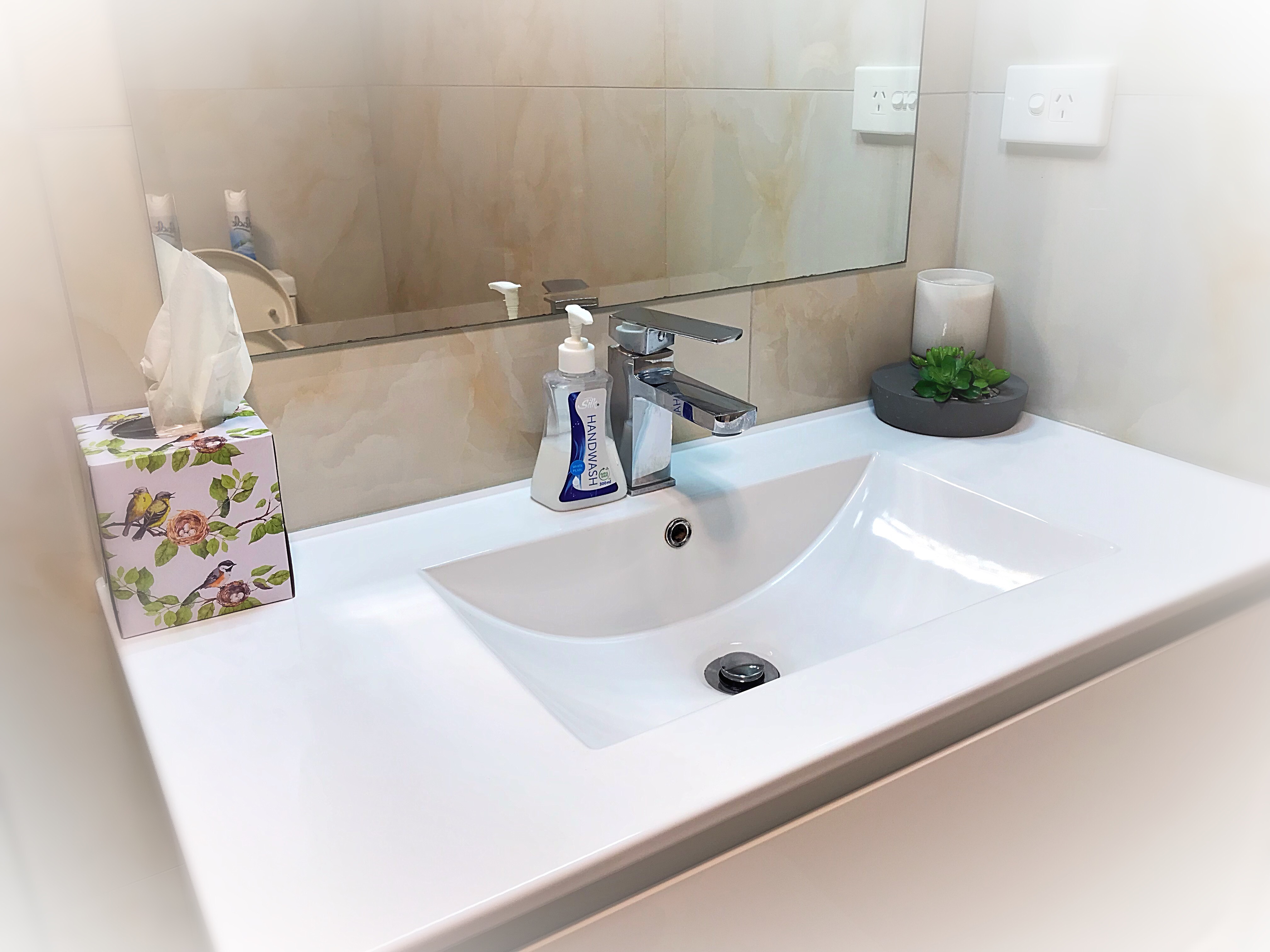 Deluxe Bedroom 3 Flatbush Holiday Accommodation