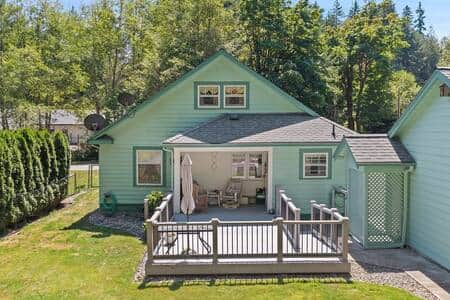 Exterior view of deck