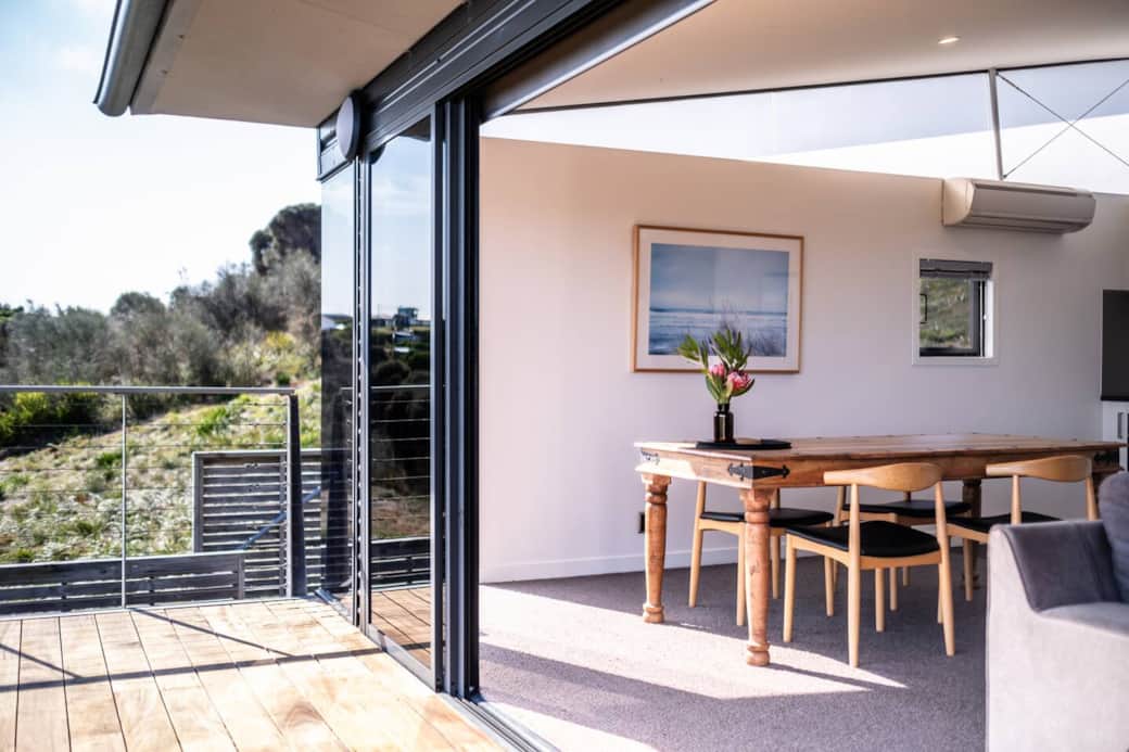 Stylish coastal apartment near Freycinet National Park