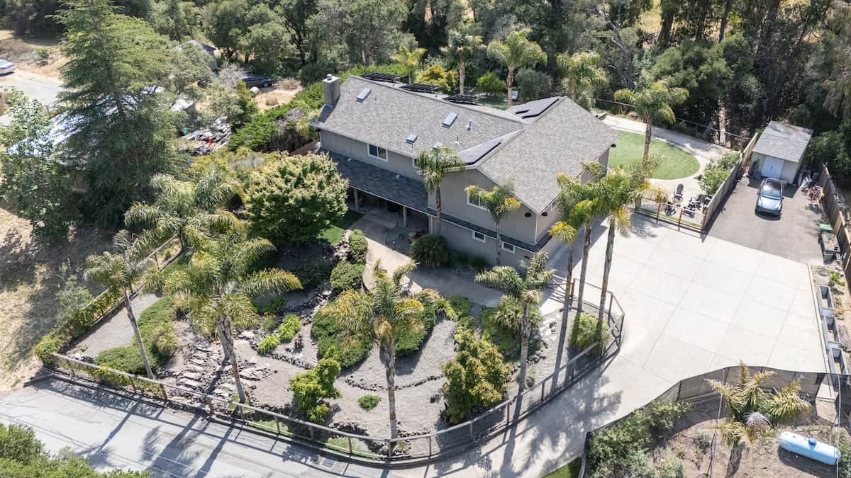 Estate on 1 acre lot. Plenty of space for all your guests and their vehicles while having space between neighbors.