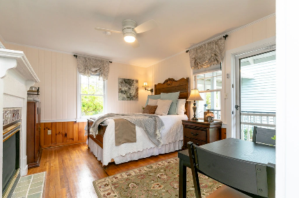 Natural light over  the queen size bed. 