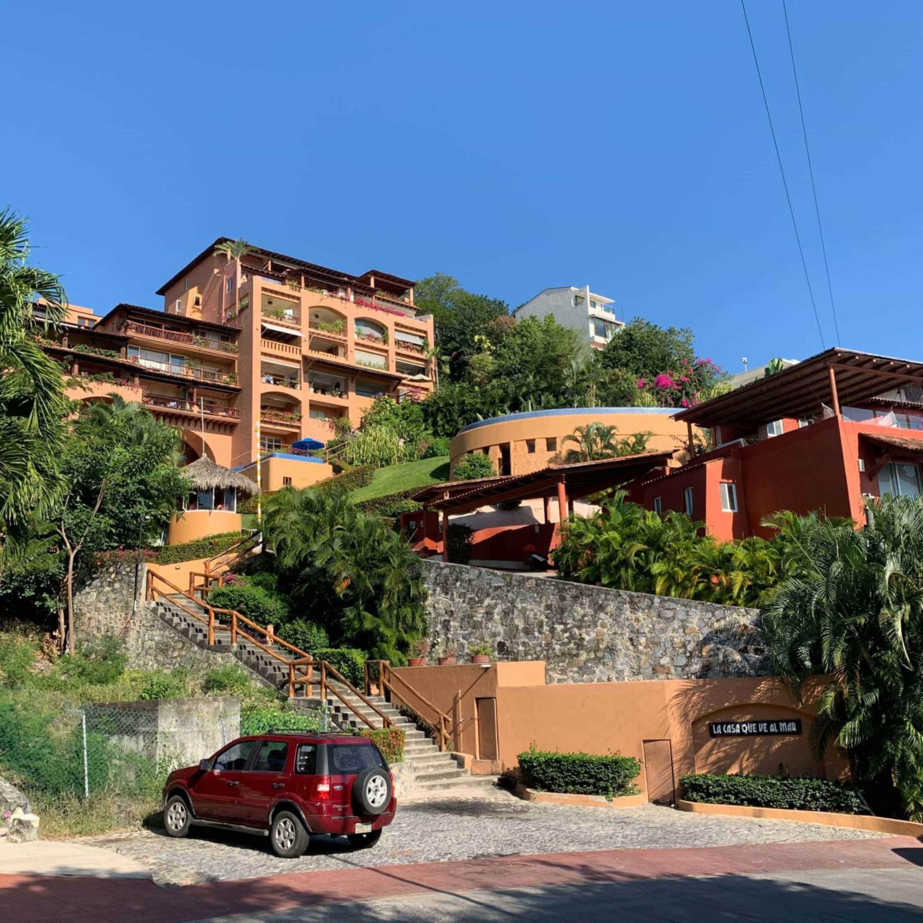Romantic Retreat La Casita | Casa que ve al Mar | Vacation Rental