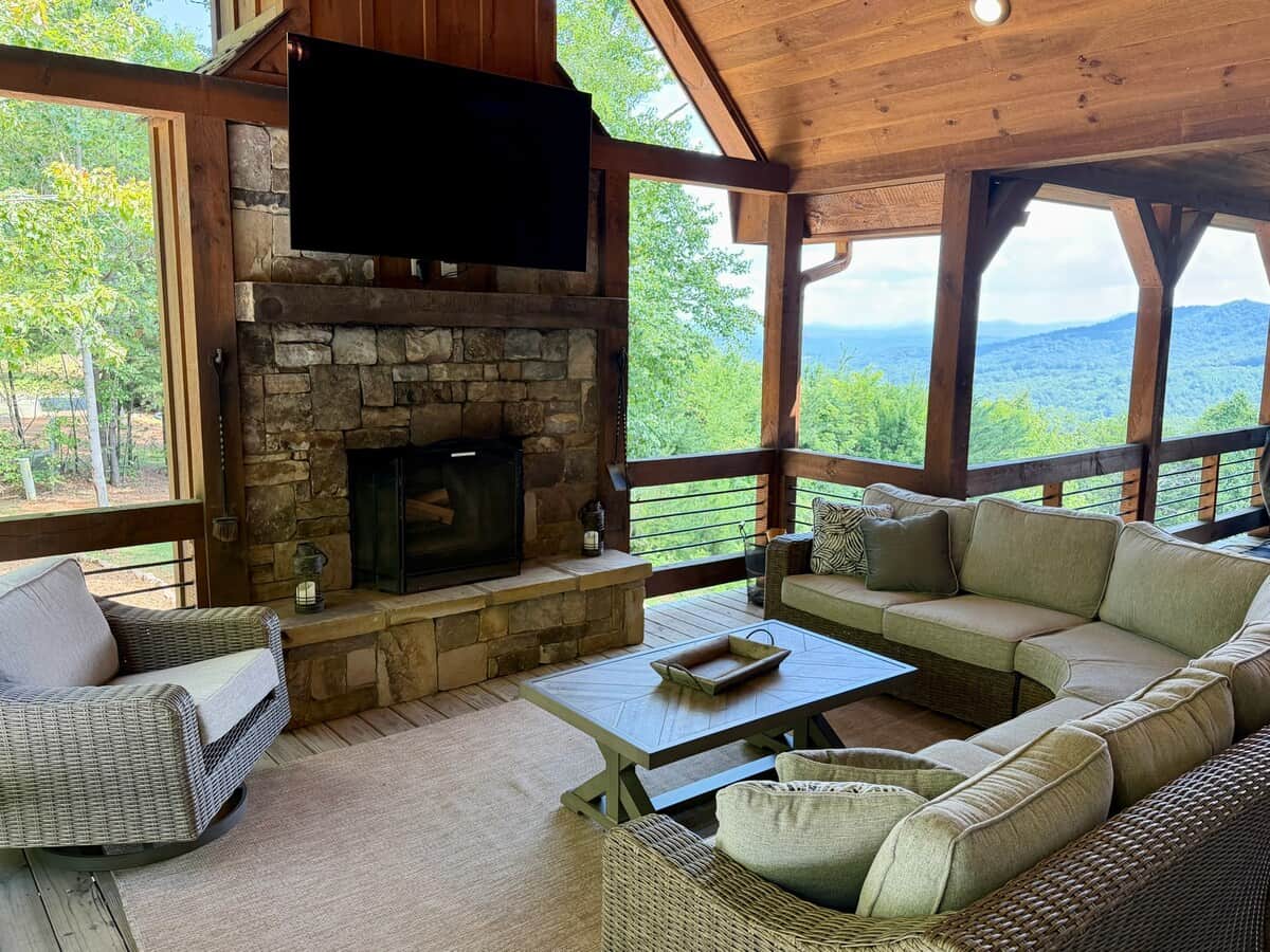 Perfect space to watch football or your favorite movie with a great view!