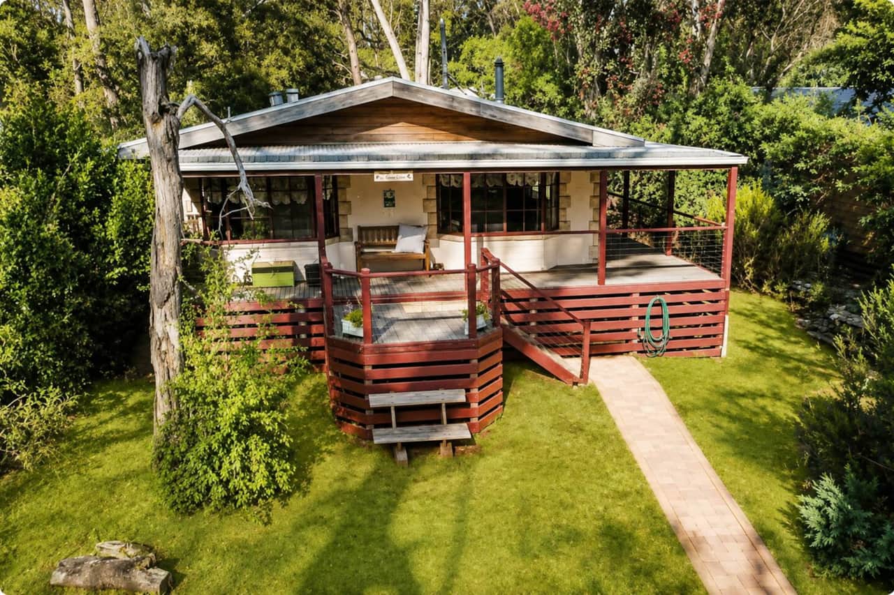 A charming cottage tucked amongst established gardens and native trees, with plenty of opportunity to spot local birdlife and wildlife.