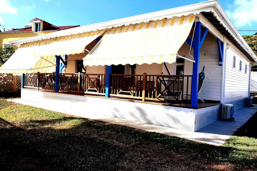 Vue d'ensemble de la villa spacieuse et ventilée de 150 m2