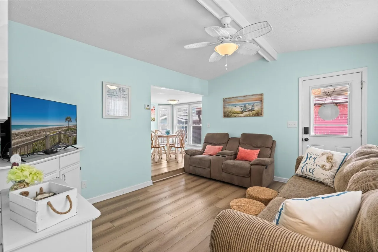 1121 Living Room 