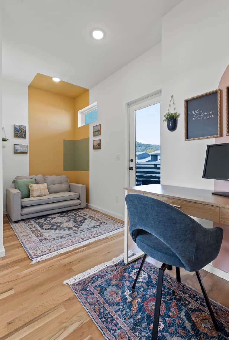 Work or relax in style in our open loft! Right outside of Bedroom 2, beautiful Lookout Mtn Views!