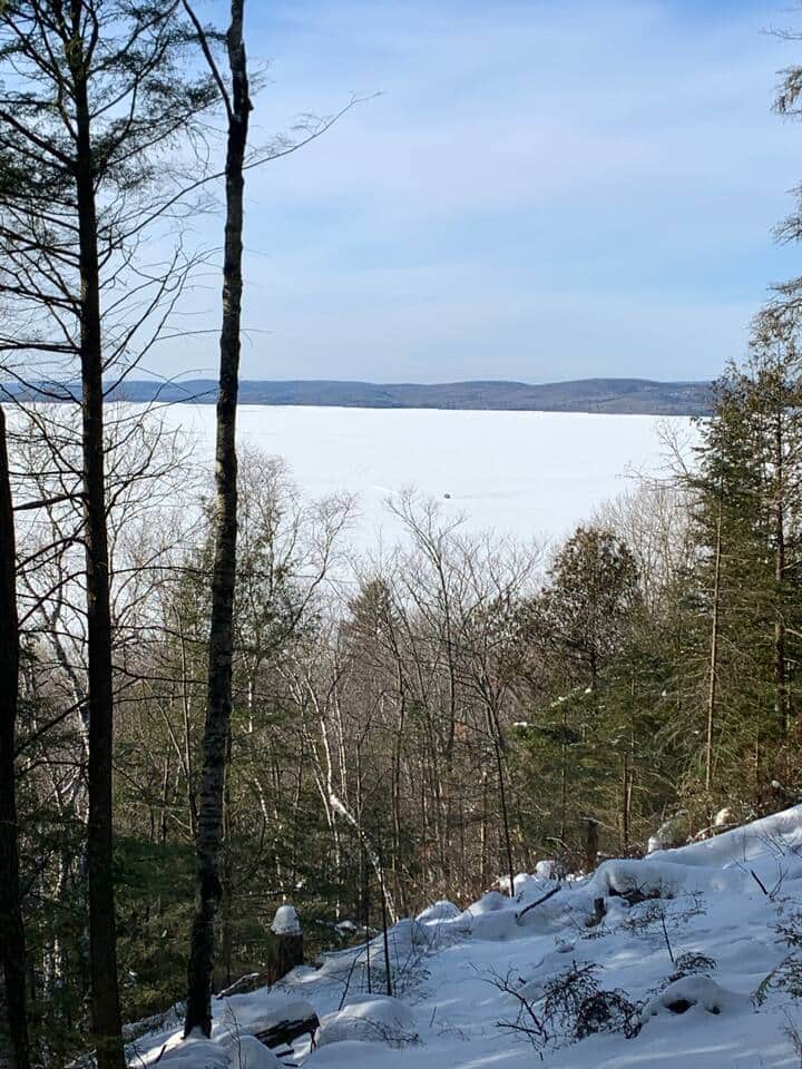 Barkview Hideaway is a four season house with so much to offer in any season. Fantastic snowmobiling, snowshoeing, ice fishing, fall colours and did I mention privacy for that romantic getaway! 