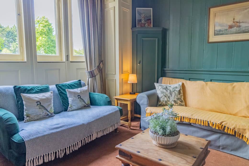Living room | 2 sofas & 1 armchair