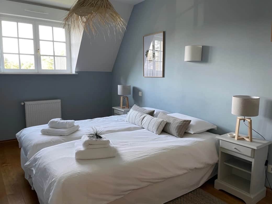 Avec vue sur le golf. Les draps et serviettes sont louables en option