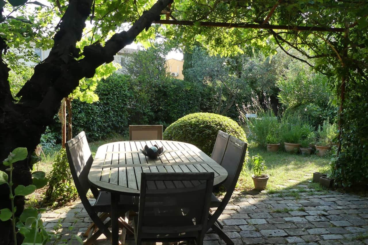 Table de jardin; extérieur; jardin